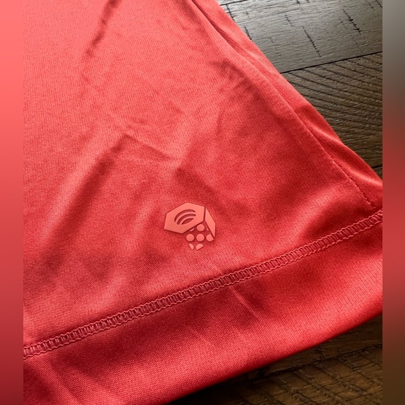 Mountain Hardwear tank top - Picture 2 of 4